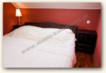 Ł&oacute;żko indyjskie w zestawie z dwoma stolikami nocnymi  &raquo; Click to zoom ->